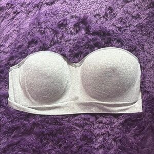 Elegant Strapless Gray Bra